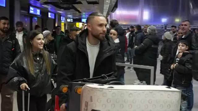 GALERIE FOTO Noul jucător de la FCSB a aterizat! Primele declarații