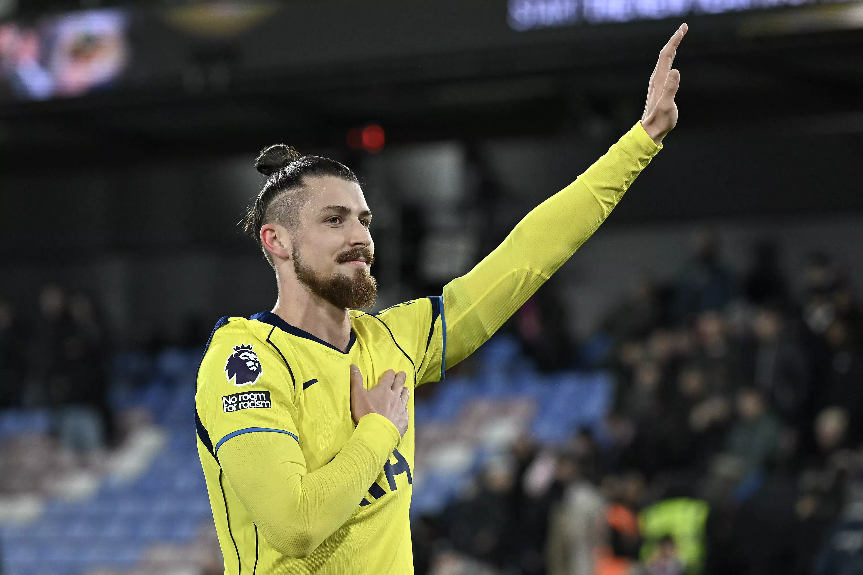 VIDEO Drăgușin a jucat, din nou, pentru Tottenham. Imagini cu momentul intrării sale pe teren