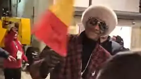 Fabulos! Snoop Dogg a fluturat steagul României la deschiderea Jocurilor Olimpice de iarnă