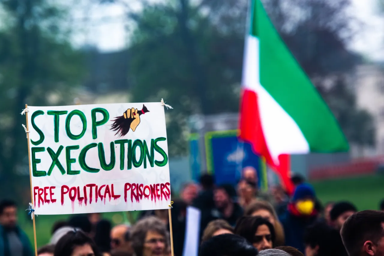 NEWS ALERT | Sportiv de națională de 19 ani spânzurat în public de regimul din Iran! Ce acuzații i s-au adus