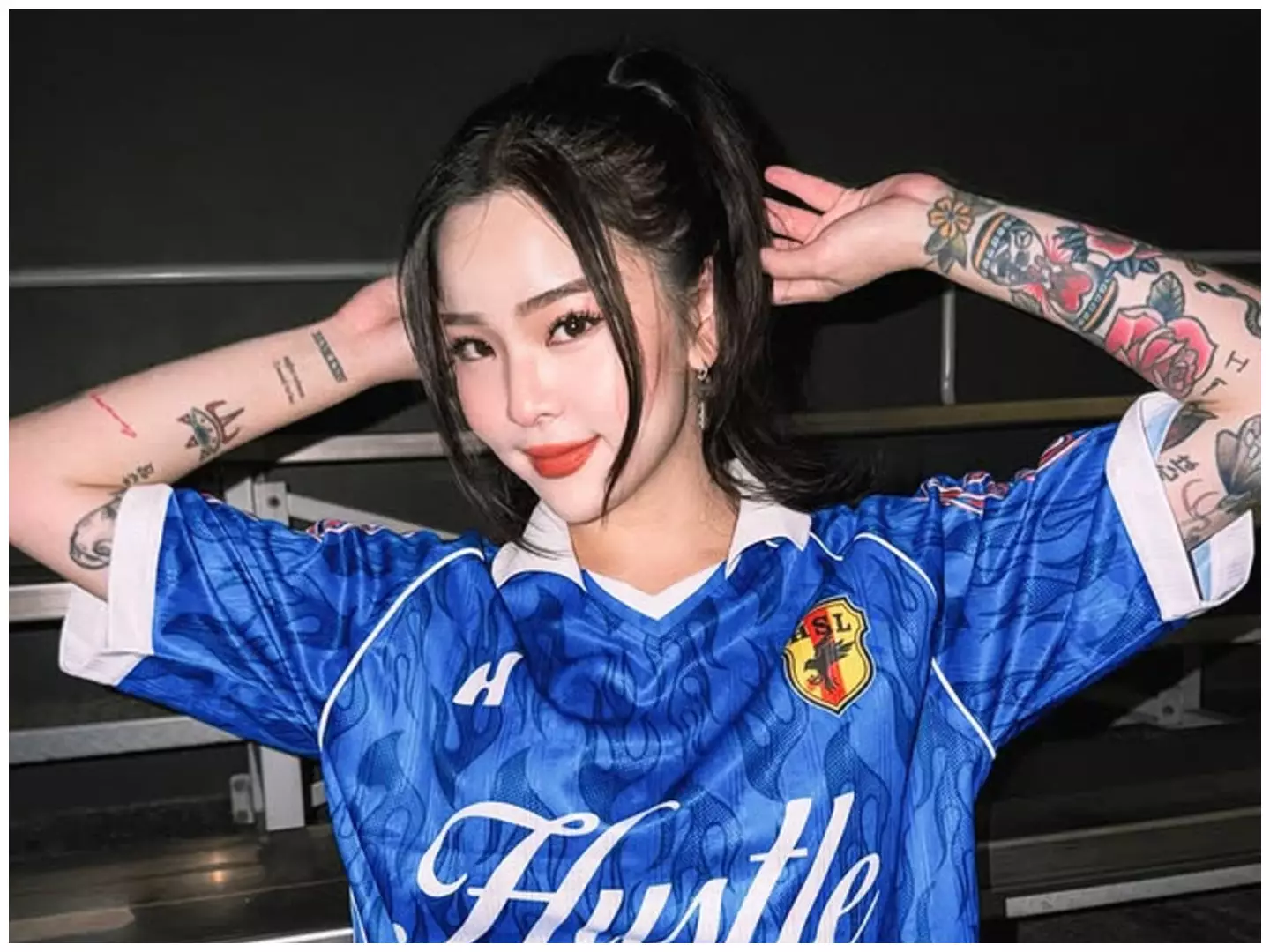 Marin Takahashi își pune fanii pe jar! Pictorial incendiar cu japoneza tatuată