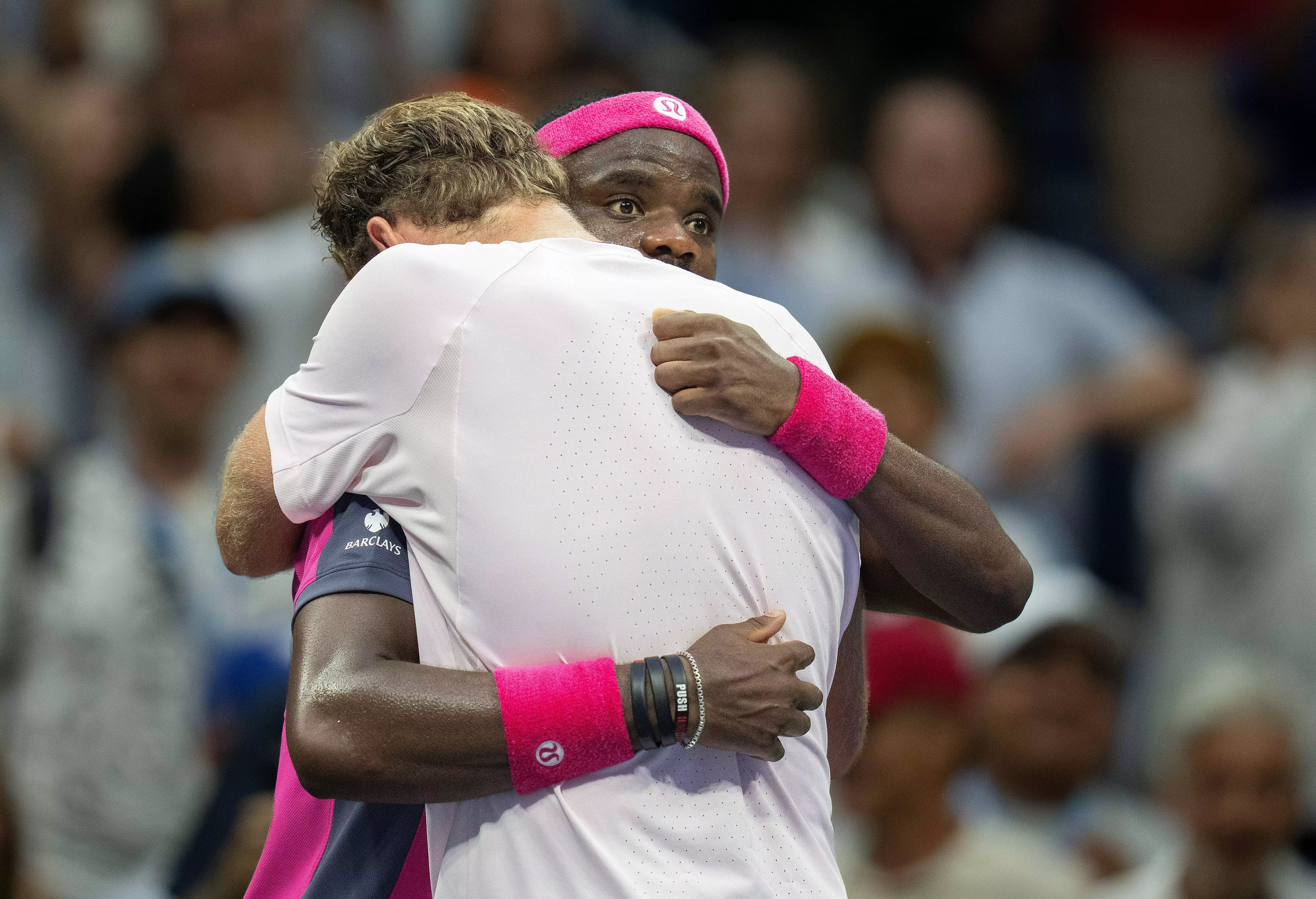 Imaginile turneului la US Open: a plâns în hohote pe umărul adversarului care i-a năruit visul