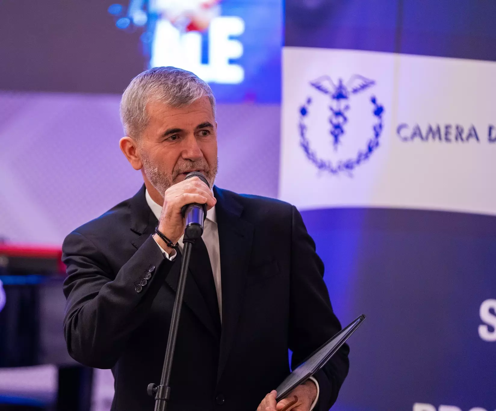 EXCLUSIV Valeriu Iftime a luat legătura cu fotbalistul din cauza căruia era să strice televizorul la hotel: ”Sper să îl resuscitez cât mai repede”