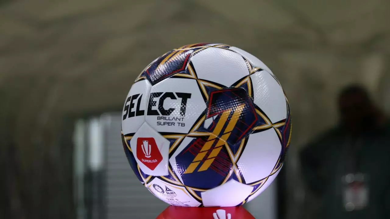 Românul care și-a luat licența de antrenor cât încă era jucător activ. Superliga s-a bătut pe semnătura lui!