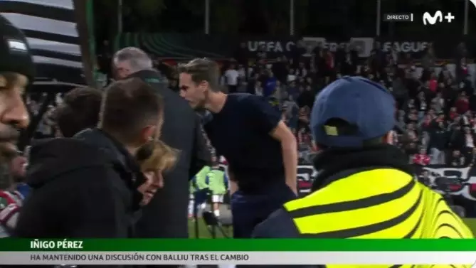 L-a băgat pe Rațiu și s-a lăsat cu scandal! Antrenorul a explodat în timpul meciului și a rupt ușa imediat după fluierul final