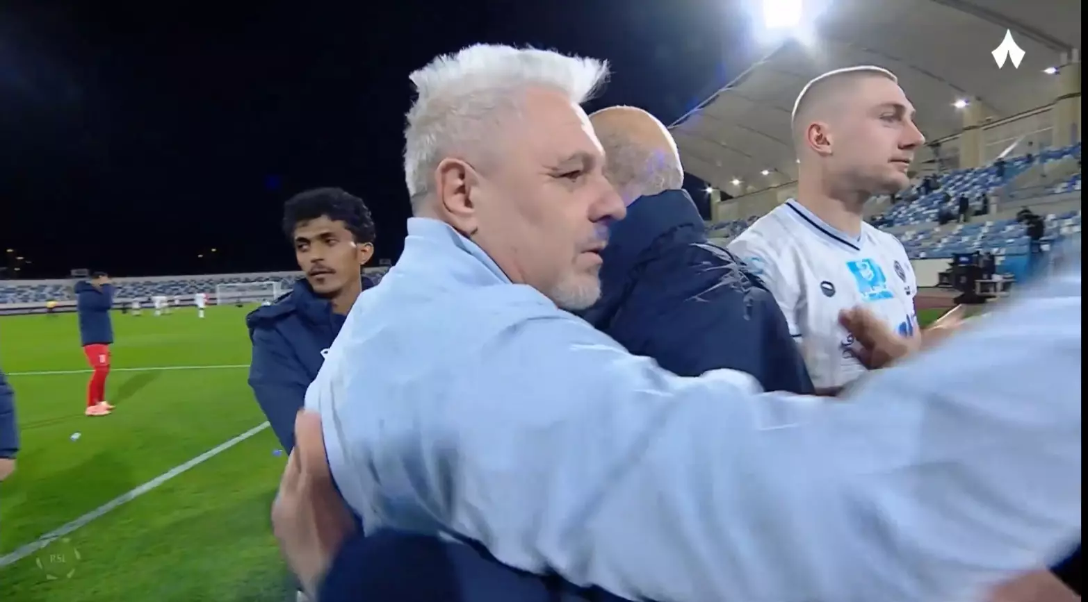 Șumudică, „turbat“ de fericire: a strigat în română în mijlocul arabilor și s-a pupat cu toată lumea!