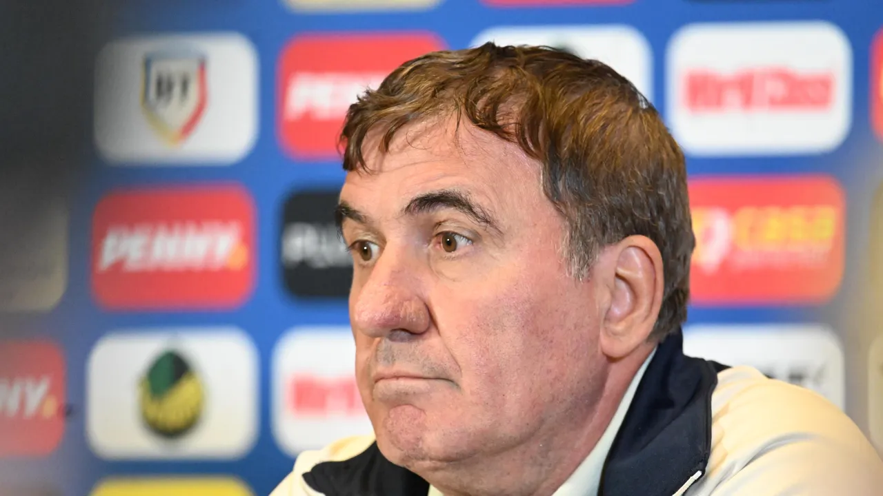 Hagi, întrebat direct: "De ce îl iei la națională? Ocupi un loc degeaba!"