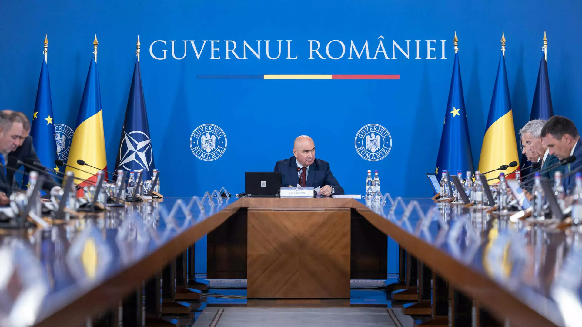Guvernul negociază cu CE noile măsuri fiscale. TVA ar putea să crească la 21% chiar de la 1 august