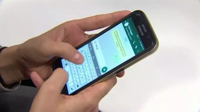 Opțiunea de la WhatsApp care ar trebui dezactivată de toți utilizatorii. Telefonul poate fi compromis chiar dacă e în buzunar
