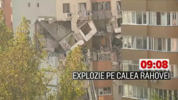 Filmul tragediei din Rahova. Blocul explodat arată de parcă a fost lovit de o rachetă. „Etajul 7 a ajuns la etajul 5”