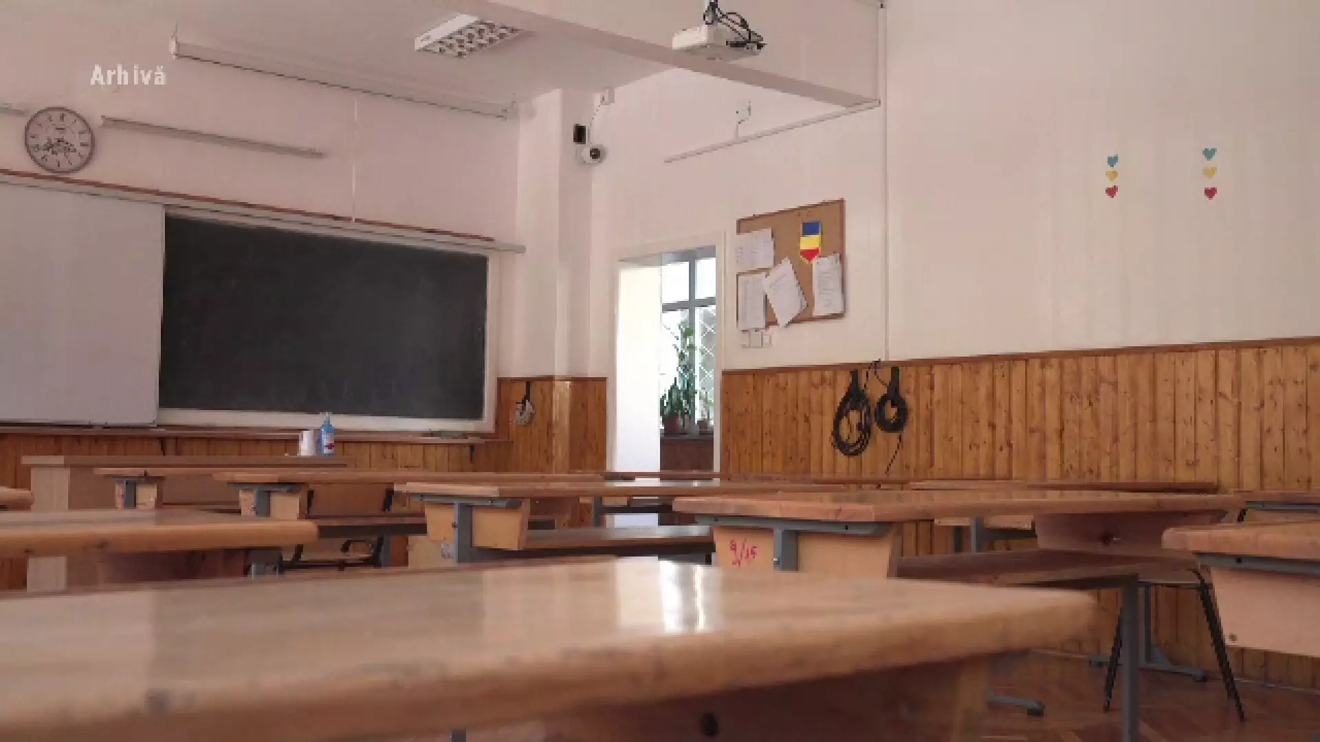 Vacanță prelungită pentru unii elevi. Lista localităților unde autoritățile nu pot deschide școlile