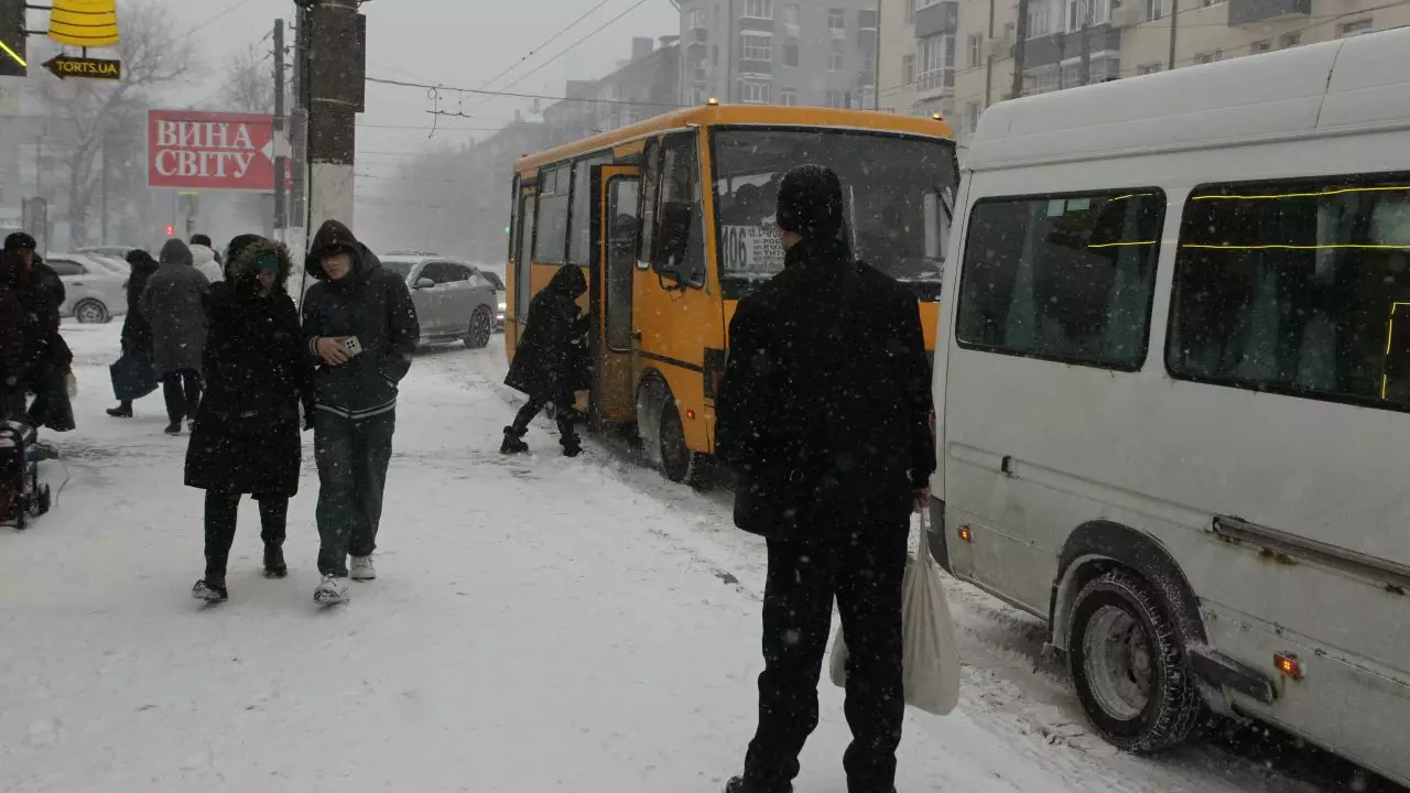 O nouă lege a cetăţeniei în Ucraina exclude România de pe lista statelor acceptate pentru dublă cetăţenie