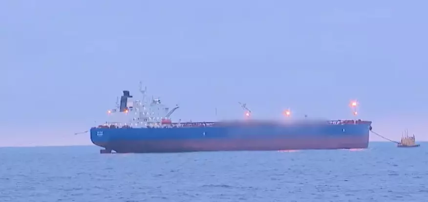 Mii de petroliere, unele din Rusia, au transferat petrol în apele României. Autoritățile, niciun control în 4 ani de război