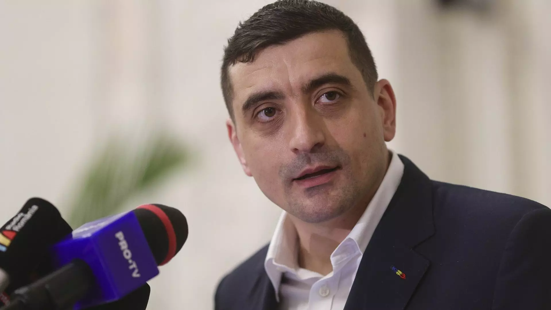 AUR a lansat planul pentru „reducerea cheltuielilor administrative şi reformarea instituţiilor publice”. Soluțiile propuse