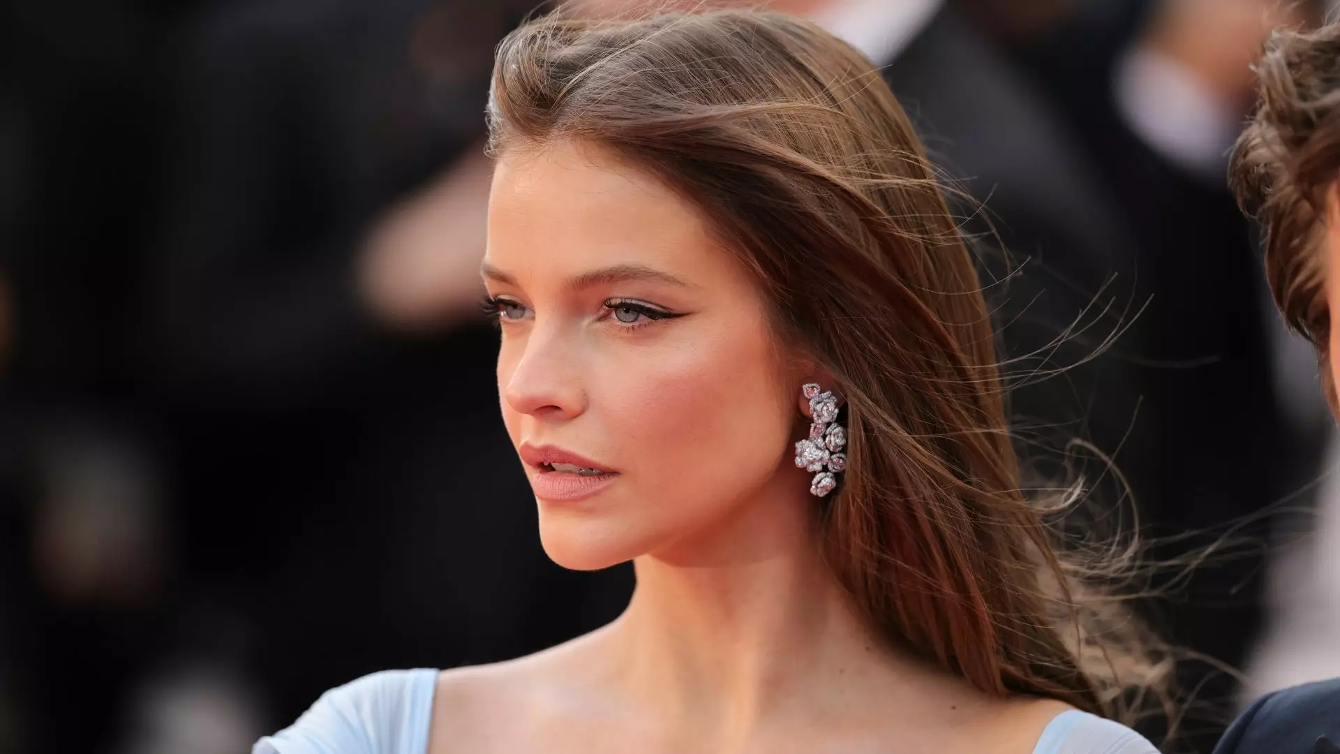 Barbara Palvin așteaptă primul ei copil. Rochia cu care a făcut senzație la Festivalul de Film de la Cannes | GALERIE FOTO
