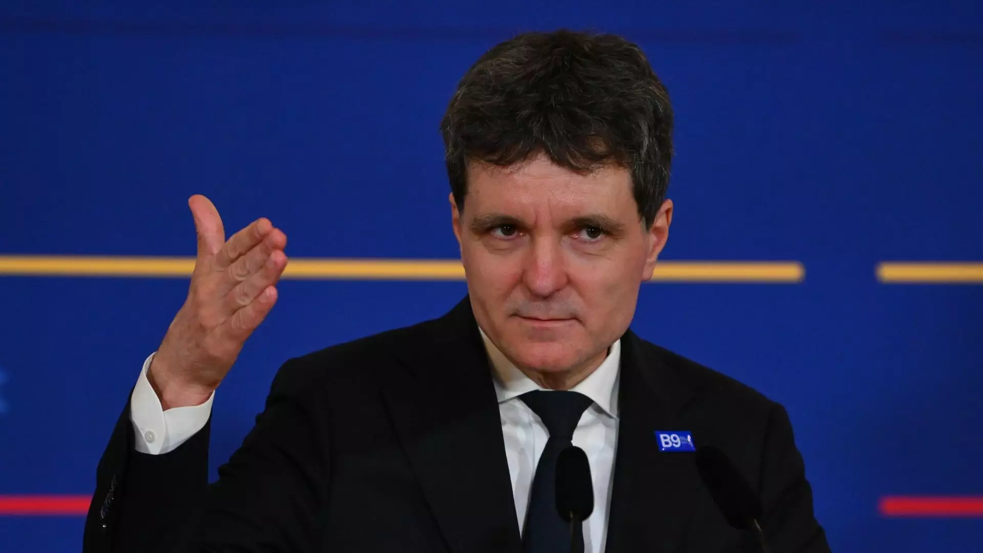 Nicușor Dan avertizează Parlamentul: Dacă adoptați astfel Legea decarbonizării voi uza de toate prerogativele constituționale