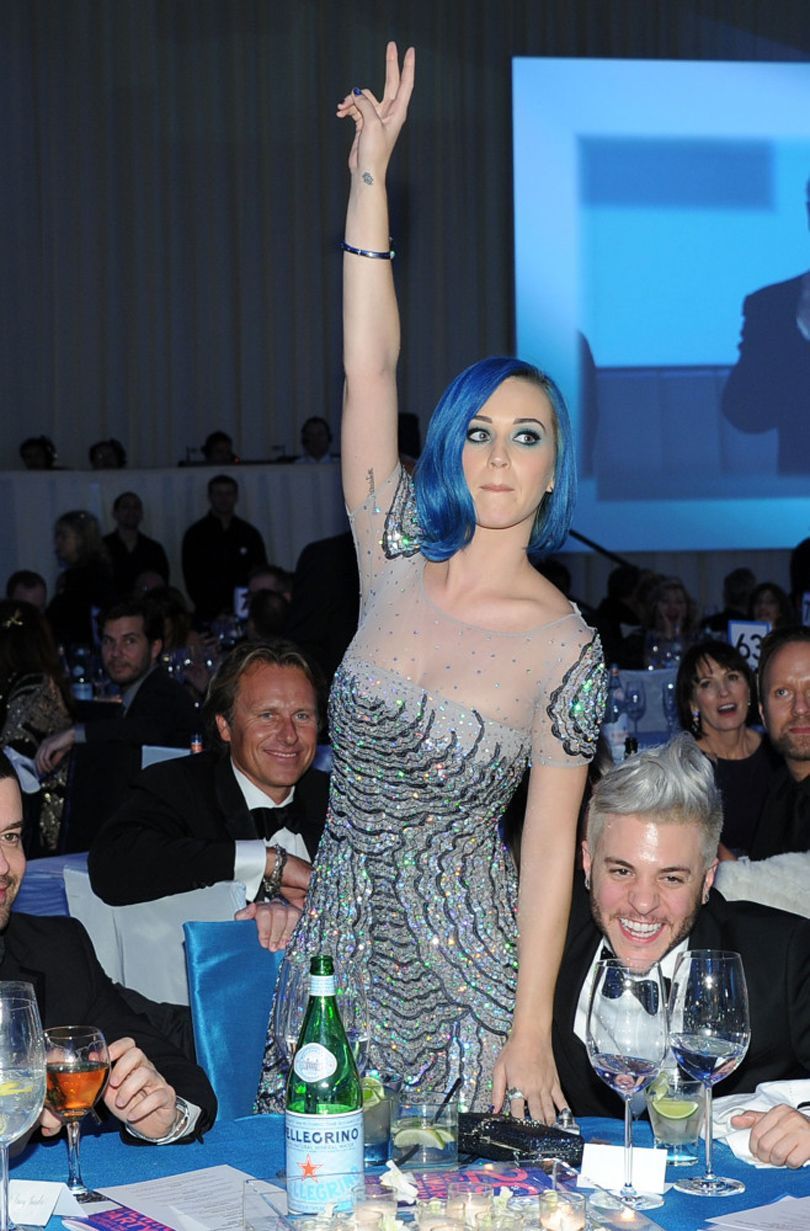 
	Katy Perry plateste 50.000 de dolari pentru cursuri de gatit
