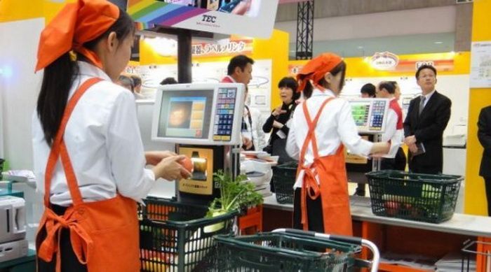 
	Viitorul cumparaturilor. Toshiba a lansat un scaner de recunoastere a obiectelor, ce este folosit in supermaketurile japoneze
