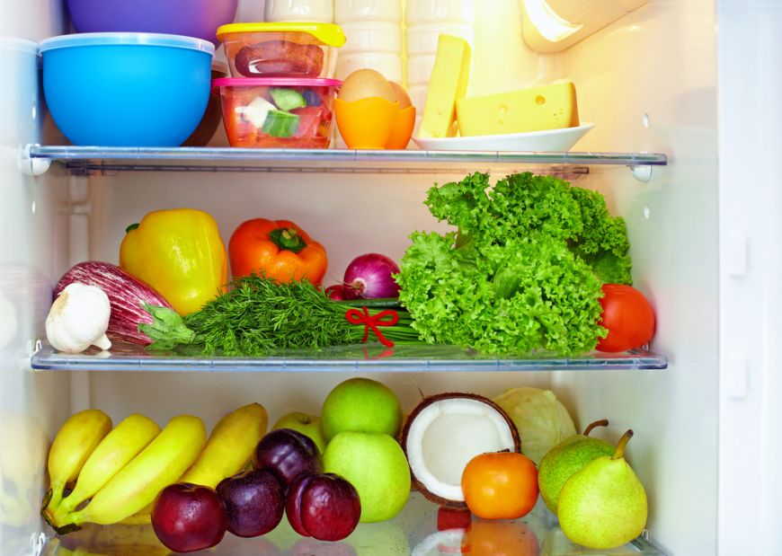 
	10 alimente din frigiderul tau pe care nutritionistii iti recomanda sa le arunci imediat
