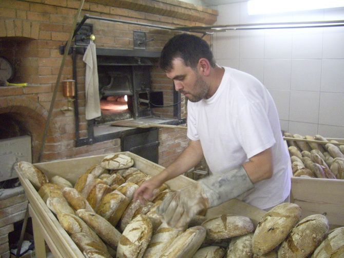 
	Interviu Foodstory: "Turtita fermecata", povestea scrisa in aluat de paine de un bucurestean
