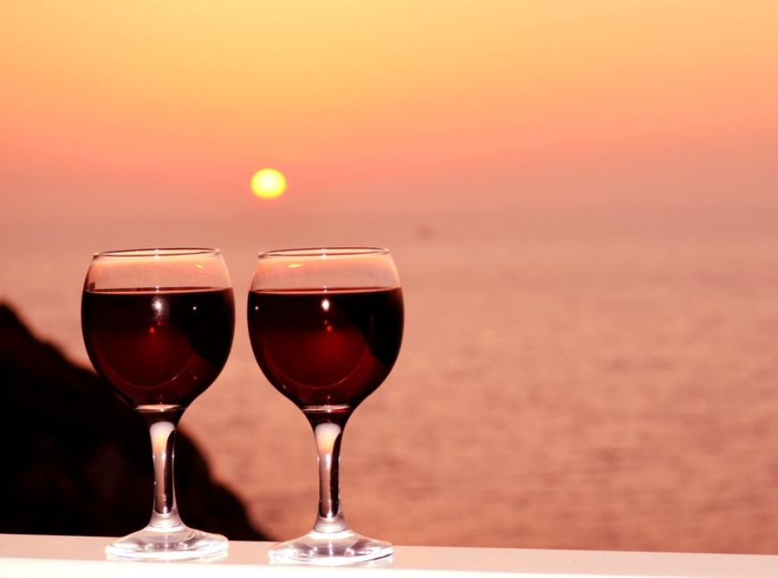 
	Top 3 sortimente de vin pentru seri romantice
