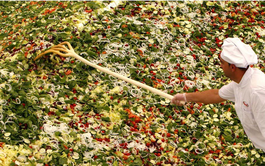 
	Cea mai mare salata vegetariana din lume, in Bucuresti:  20 de tone de legume vor dobori un nou record mondial
