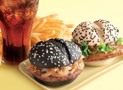 
	McDonald's face hamburgeri si politica in China. Cum arata produsele proaspat lansate si ce reprezinta
