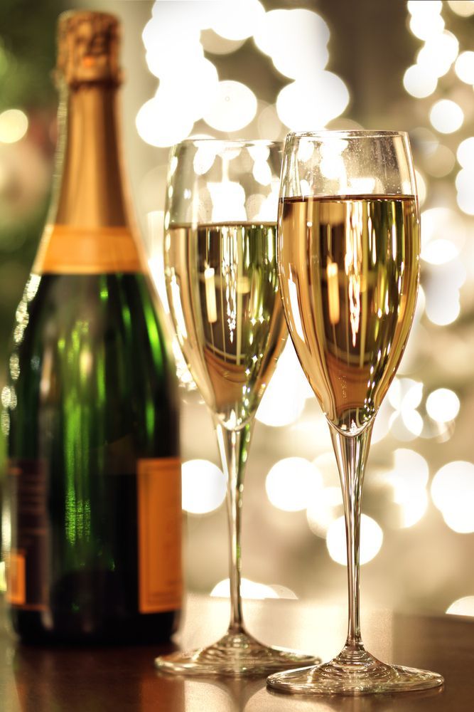 
	Cum se bea corect șampania între îndrăgostiți! Reguli ca să nu te faci de ras pe 14 februarie
