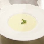 Reteta Maria Secrieriu: Supa crema de cartofi cu infuzie de menta