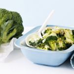 Broccoli la cuptor cu sos alb