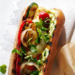 Hot dog cu legume de vara
