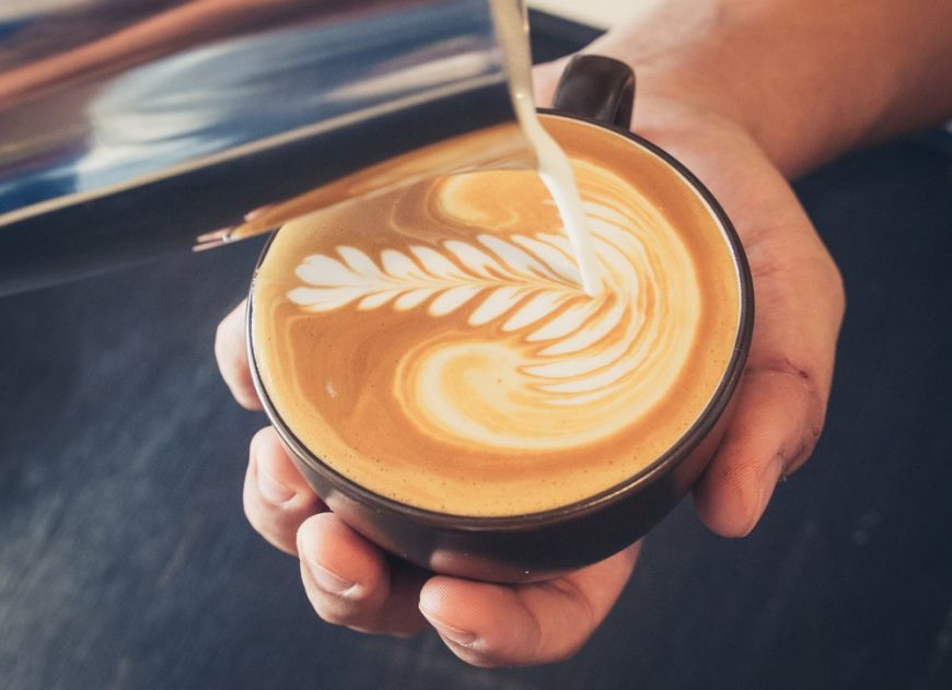 
	Cafeaua, intre beneficii si pericole asupra sanatatii. Persoanele care trebuie sa o evite
