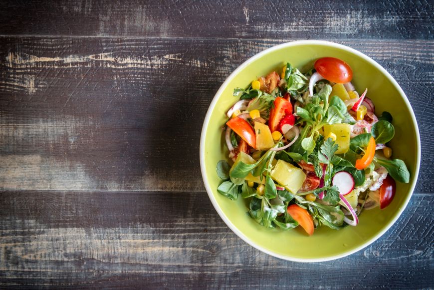 
	Cum sa pregatesti cel mai gustos si mai rapid dressing pentru salate
