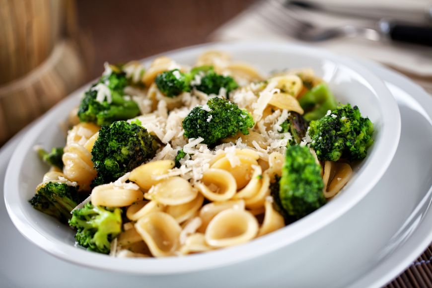 
	Te învățăm o rețetă gustoasă și extrem de simplă: paste cu broccoli
