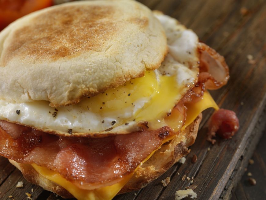 
	Îți spunem trei trucuri pentru un sandviș perfect de mic dejun
