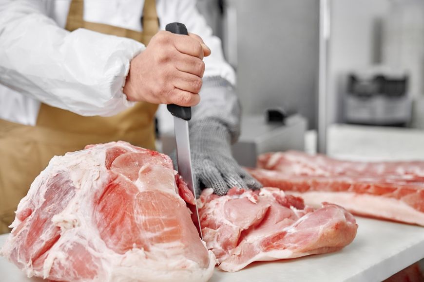 
	Detaliul la care trebuie să fii atenti când alegi carnea de porc. Sfaturile unui măcelar 
