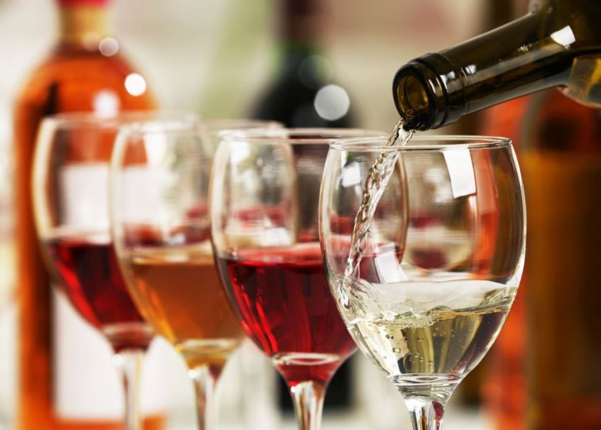 Sfatul expertului: cum să potrivești perfect vinul cu mâncarea, de Crăciun