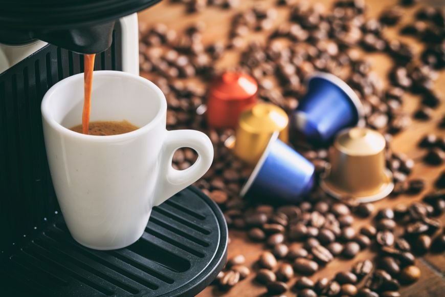 
	Cum se curăță corect aparatul de cafea cu capsule: sfaturi pentru decalcifiere și îndepărtarea reziduurilor
