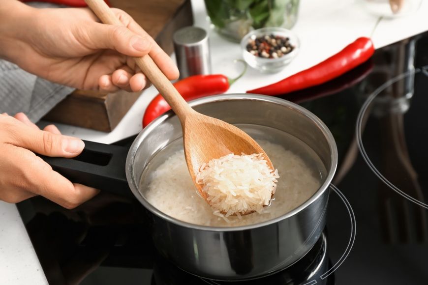 Secretul unui orez perfect, care nu se lipește. Sfatul unui bucătaria asiatic 