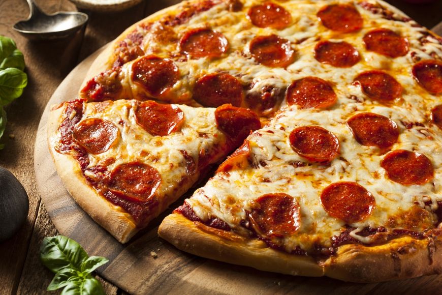 Rețetă de pizza din făină integrală cu un ingredient secret care o face delicioasă 