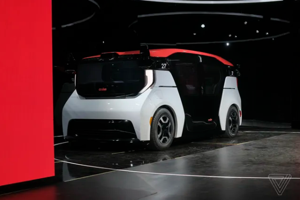 Cruise este pe cale să înceapă producția de mașini robot fără volan și pedale