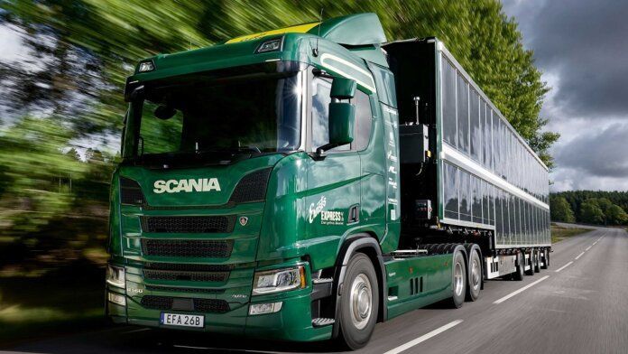 Camionul hibrid care poate parcurge peste 9000 de kilometri pe an doar cu ajutorul energiei solare