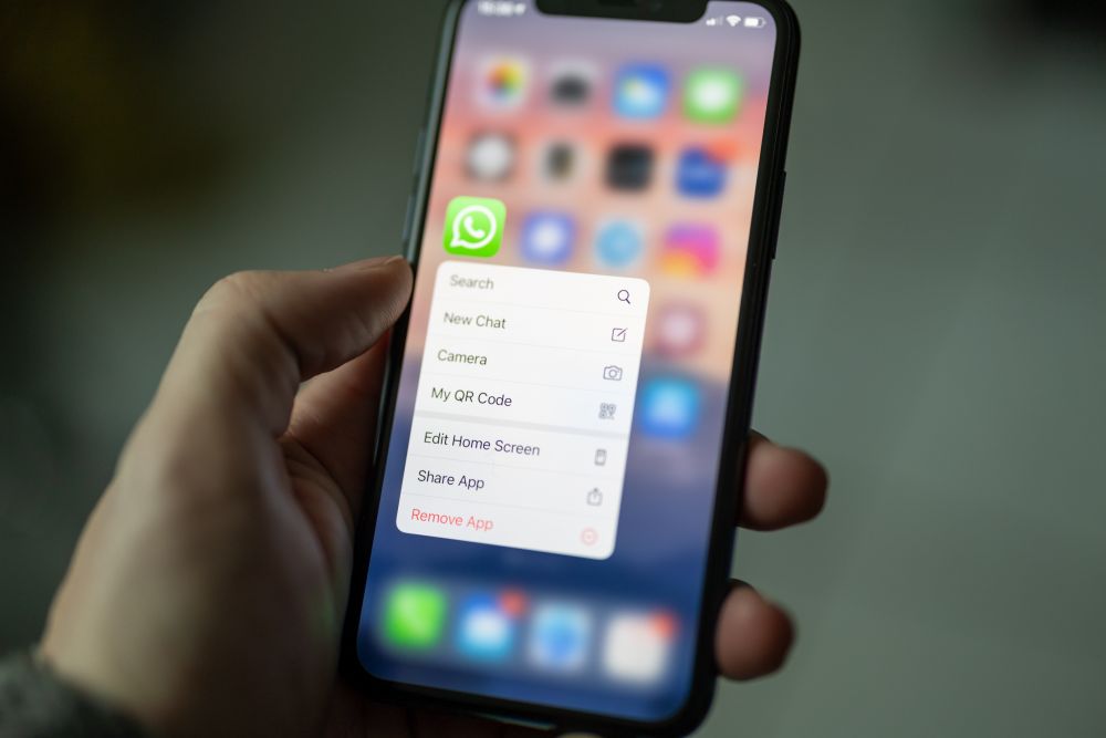 WhatsApp testează o funcție care ar putea face aplicația compatibilă cu alte platforme de mesagerie