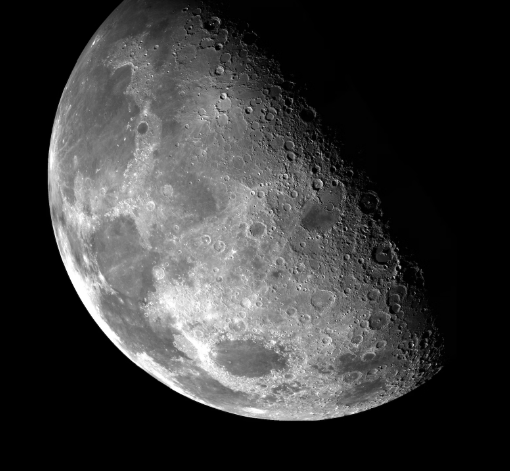 O forță misterioasă ascunsă produce apă pe Lună