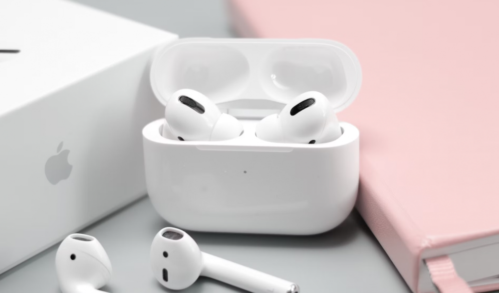 Se pare că Apple va aduce ANC pe AirPod-urile sale obișnuite de anul viitor
