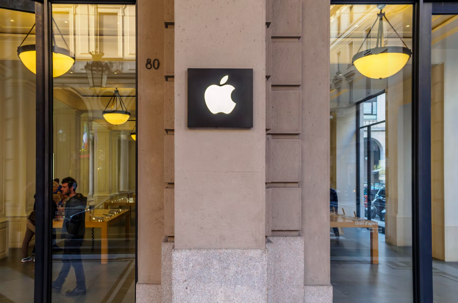 Apple ar putea ajunge la o valoare de 100 de miliarde de dolari în 2024 - mai mult decât Salesforce, SAP și Adobe la un loc