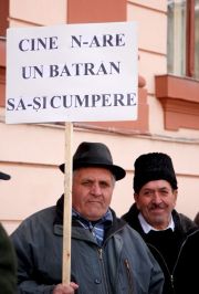 Pensionarii dau Guvernul in judecata si cer majorarea pensiilor