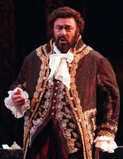 Pavarotti, U2, Lady Gaga sau Michael Jackson, cei mai ascultati artisti de publicul din Romania