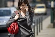 Telefonul perfect pentru femei: inteligent, atragator si bogat in functii