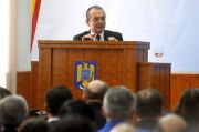 Boc arunca buzduganul: ministerele nu mai au voie sa dea publicitate si trebuie sa aiba cel putin 2 conferinte de presa pe luna